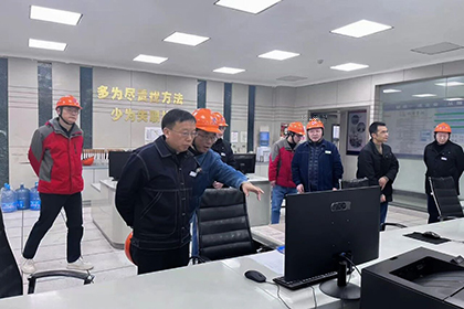 top1体育股份公司总经理傅利才一行检查指导110千伏变电站技改工作